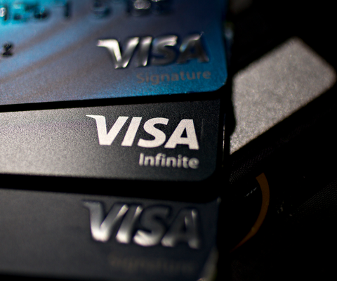 Visa y Mastercard informan nuevas tasas de intercambio y molesta a las FinTech
