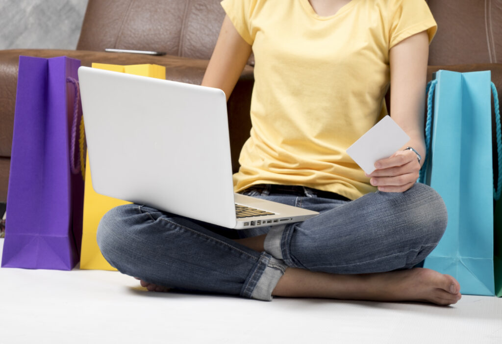 online-shopping-and-pay-by-credit-card-2021-09-03-12-44-00-utc.jpg